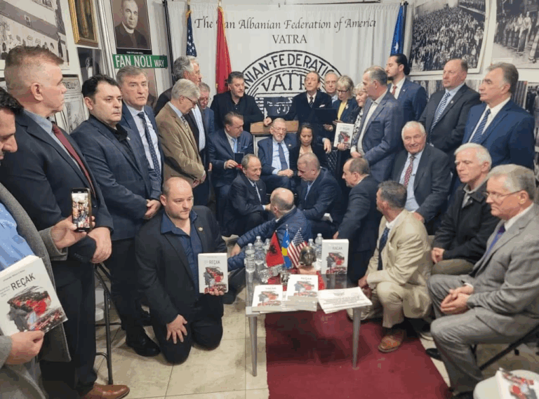 Takim me vlera të veçanta me ambasadorin William G. Walker në “Vatër” të Bronx të Nju Jorkut