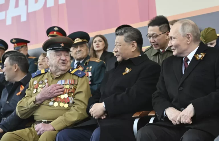 Maskarada e përvitshme  në Sheshin e Kuq të Moskës