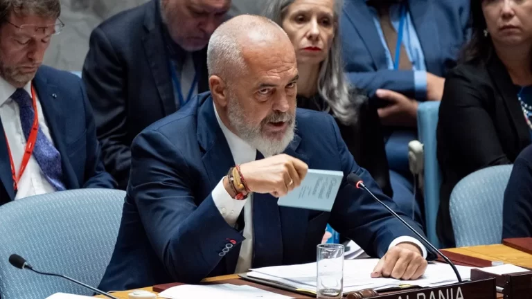 Ndërsa Evropa pretendon të jetë kampione e demokracisë, në heshtje po fuqizon autokratë si Kryeministri i Shqipërisë, Edi Rama
