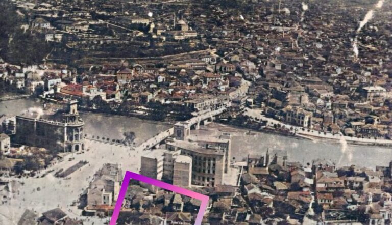 Një foto e Shkupit të vjetër, e shënuar me katror, aty ku lindi Agnesë Gonxhe Bojaxhiu, më vonë e njohur si Nënë Tereza