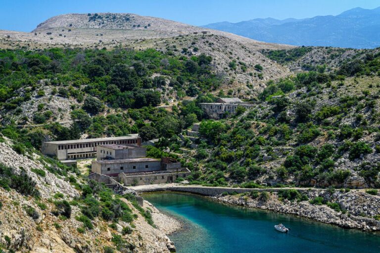 Rehabilitimi jo vetëm për të dënuarit në Goli Otok, obligim shtetëror