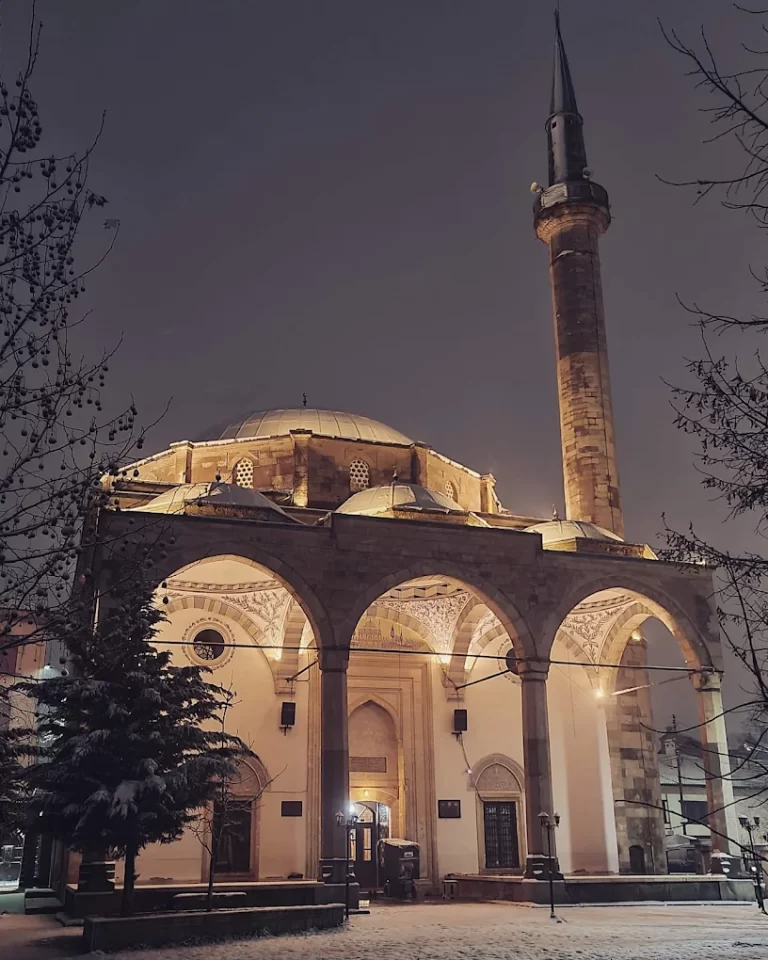 Për bëmat gjenocidale të Sulltan Mehmetit – Fatihut, në emër të “Allahut” të tij luten shqipfolës në Prishtinë