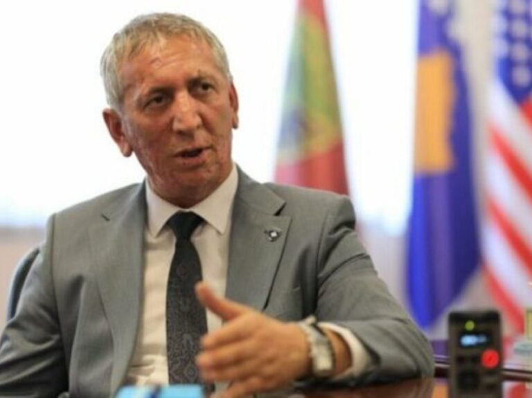 Besnikëria si themel i politikës dhe mendimi i Anton Qunit