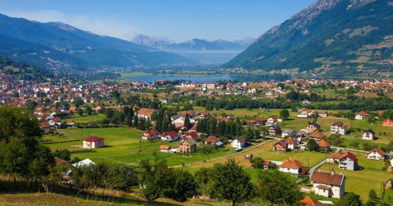 Flamuri Shqiptar në gjyq, ku janë vlerat europiane të Malit të Zi