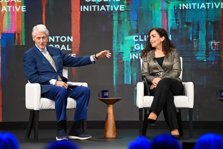 Presidentja Osmani: E nderuar që rrëfimin e Kosovës, nga çlirimi e deri më sot, ta ndaj së bashku me Presidentin Clinton