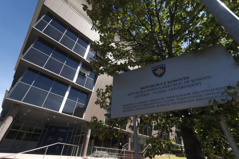 Alarm kombëtar: Mos e prekni shtetin laik – Kushtetuta nuk është pronë e askujt, andaj MASHT të reagoj e zhbëj vendimet e tilla
