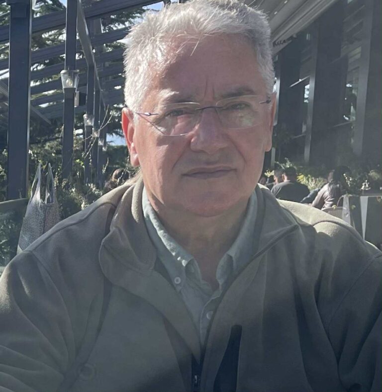 Agron Muçaku kërkon sërish që të anulohet çmimi “Guximi intelektual 2024”, që mu dha në Gjakovë me 12 nëntor 2025