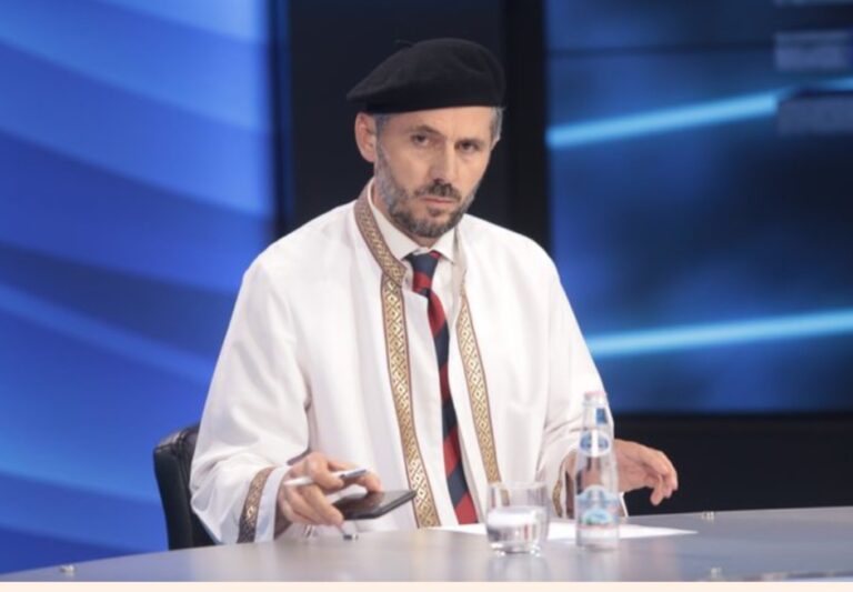 Imami Ylli Gurra denoncon disa xhami në Tiranë dhe rrethe, duke thënë se janë kthyer në çerdhe ekstremizmi