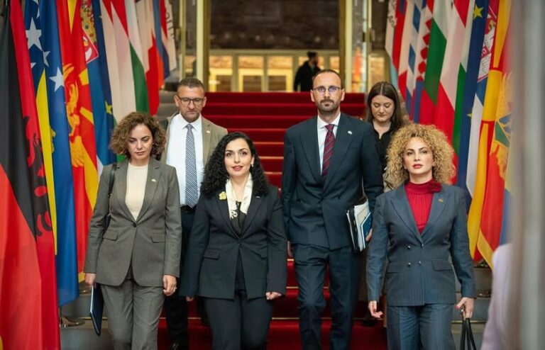 Kur politika e jashtme matet me rezultate, jo me retorikë