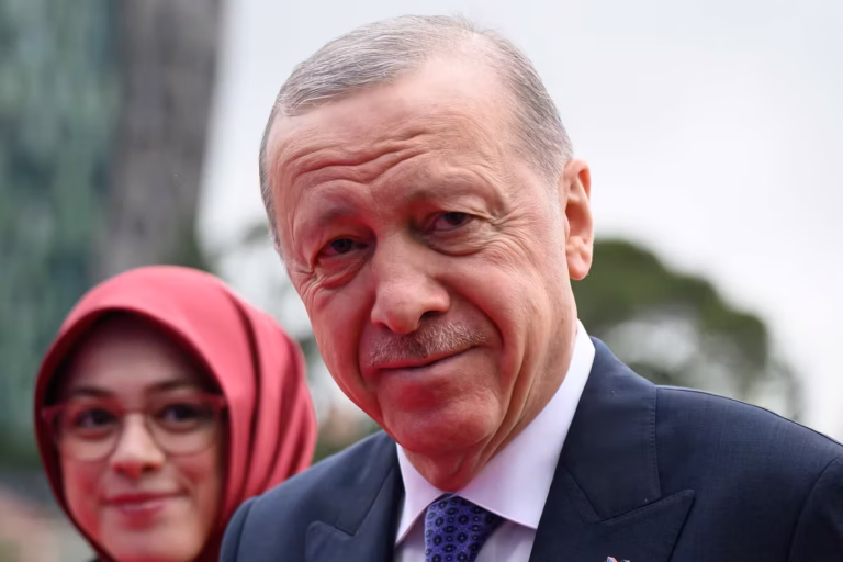 A do të shkonin disa shqiptarë pro-Erdogan nëse shpërthen një kryengritje?