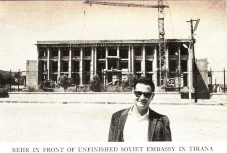 1962 / Rrëfimi i Edward Behr, korrespondentit të “TIME” në Paris, rreth vizitës së tij në Shqipëri
