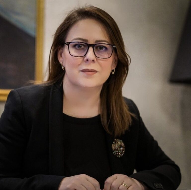 Qimja në vezë…, në sytë e Hykmete Bajramit!