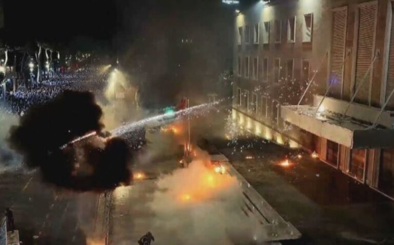Jo protestë për ta djegë Shqipërinë