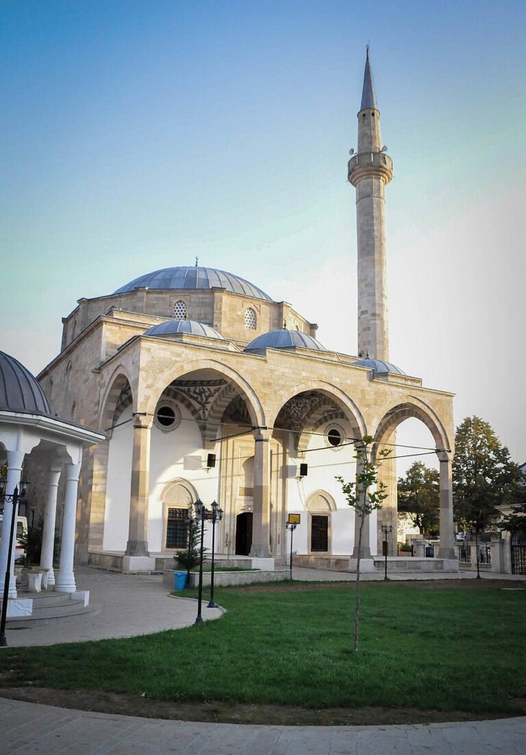 Shqiptarët e maleve të Ana Brnabiq dhe Milazim Krasniqit