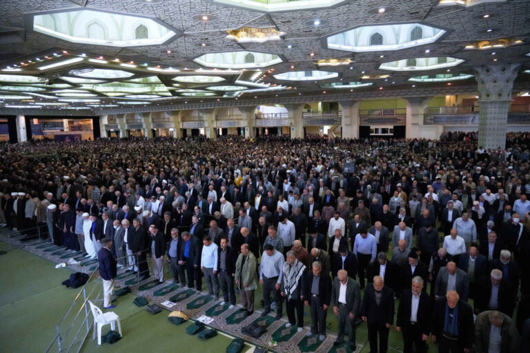 Izraeli dhe SHBA e sulmojnë Iranin