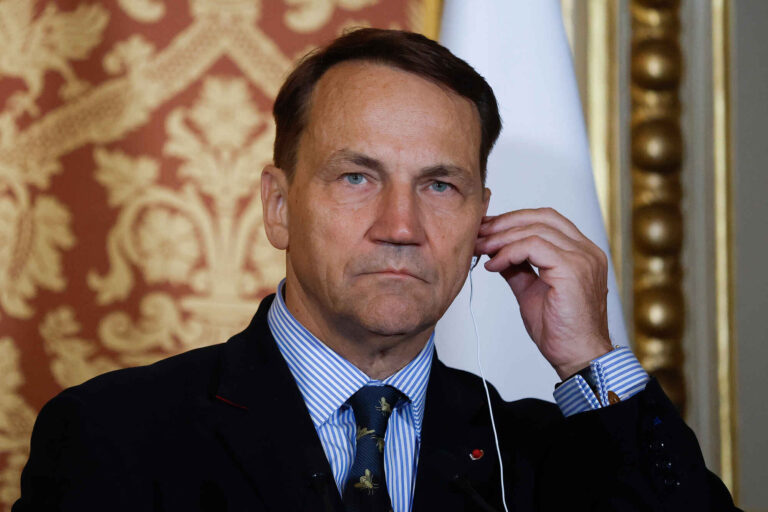 Eide dhe Sikorski besojnë se Rusia do të bëhet edhe më e rrezikshme pasi ka humbur 1,5 milion ushtarë