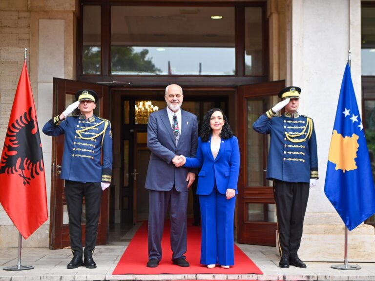 Rama nuk ka të drejtë të zbulojë sekrete të Kosovës… , se dihet që është angazhuar me Vuçiqin dhe Thaçin për ndarjen e Kosovës