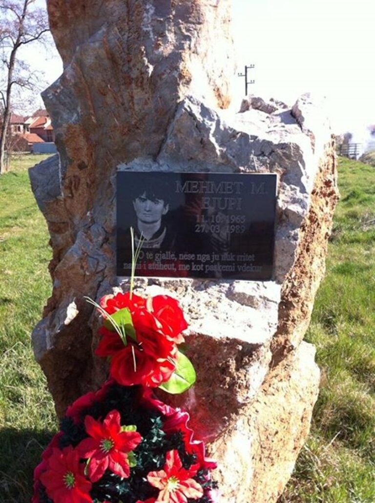 Premtimi, poezi elegjiake nga Arif Ejupi
