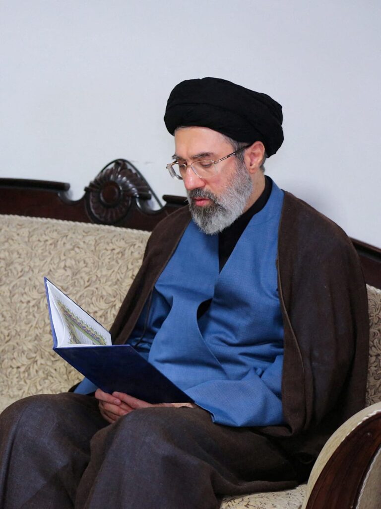 Ky është udhëheqësi i ri i Iranit, Mojtaba Khamenei