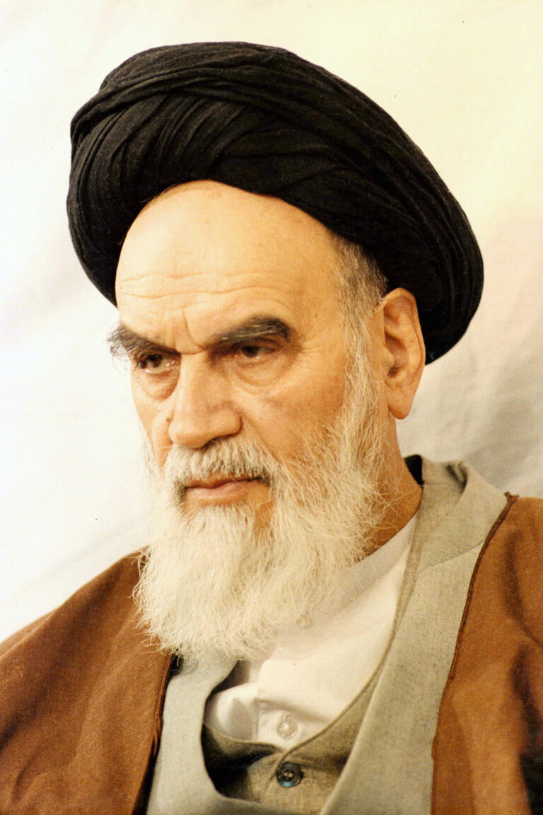 Fatwa e Ayatollah Ruhollah Khomeini e vitit 1989 ndaj shkrimtarit Salman Ruzhdie deri tek tentimvrasja ndaj tij prej iranianit Hadi Matar