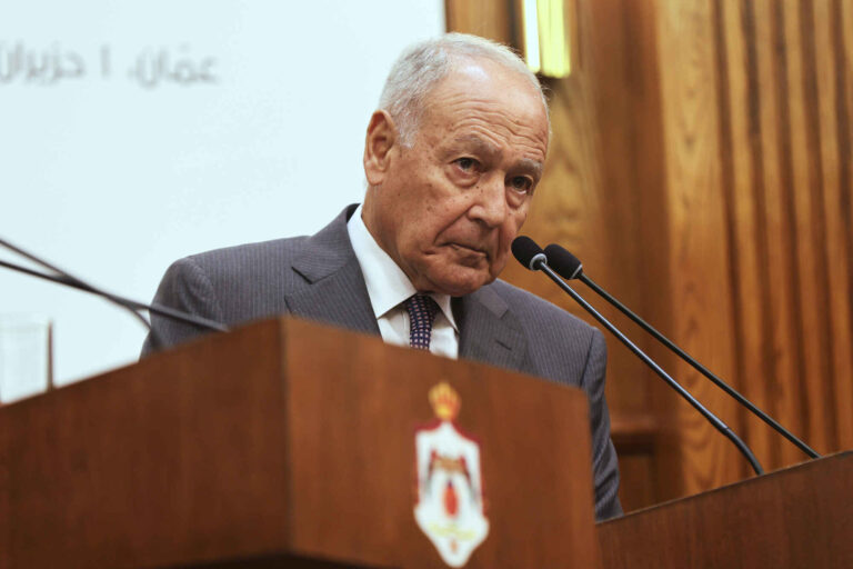 Liga Arabe: Përpiqet të ndërmjetësojë, merr raketa si përgjigje