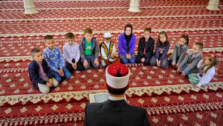 Kur ideologjia fetare sfidon identitetin shqiptar, shembulli i islamizimit legal
