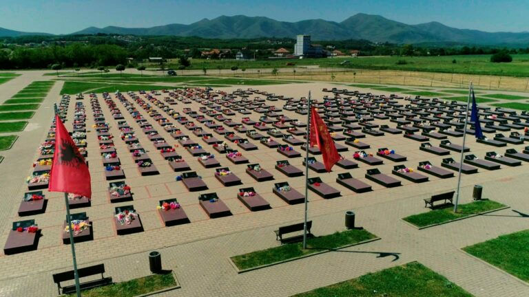 Paqe e përjetshme mbi shpirtrat e të vrarëve në Mejë të Gjakovës dhe mbi të gjithë ata që ranë për atdhe