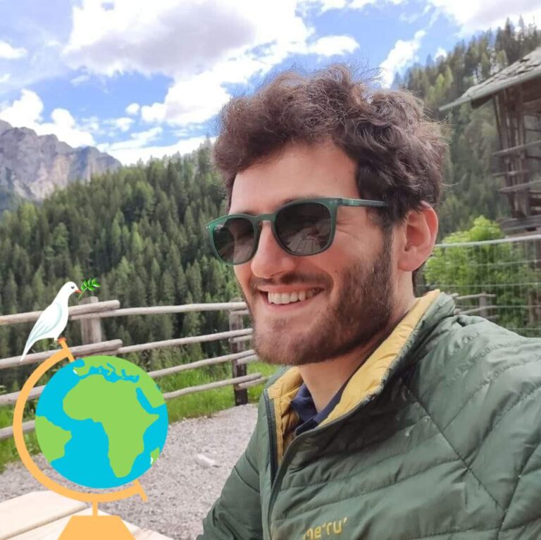 Leon Pergjoka lartëson vlerat kombëtare në Tirolin Jugor