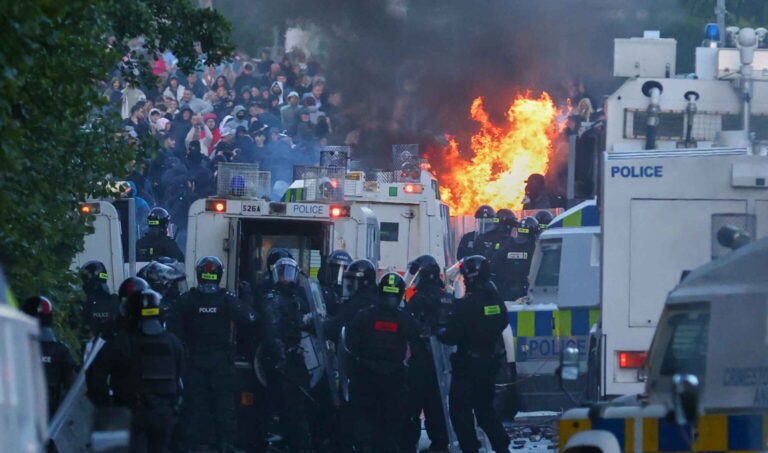 Protesta të reja dhe ndjekje të të huajve në Belfast