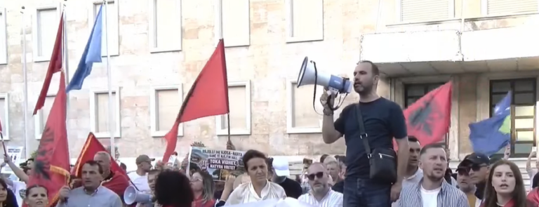 Protestat në Shqipëri janë të dyshimta