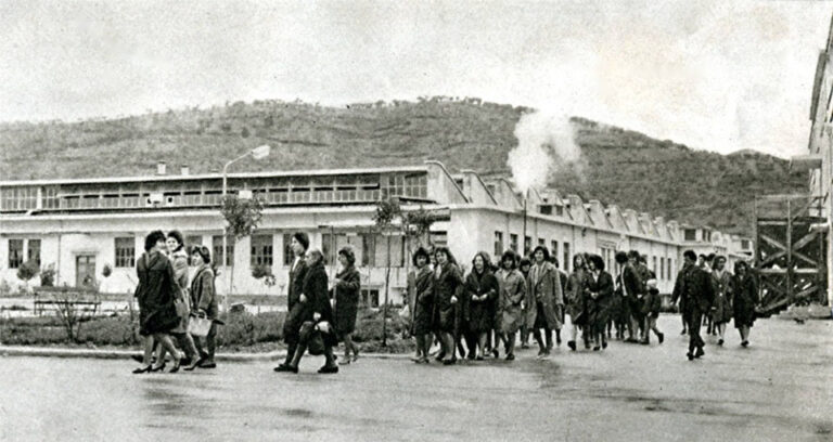 Pedagogu nga Uellsi (1976) : “Vizita ime në Shqipëri, një përvojë e paharrueshme, por që nuk do të dëshiroja ta përsërisja.”