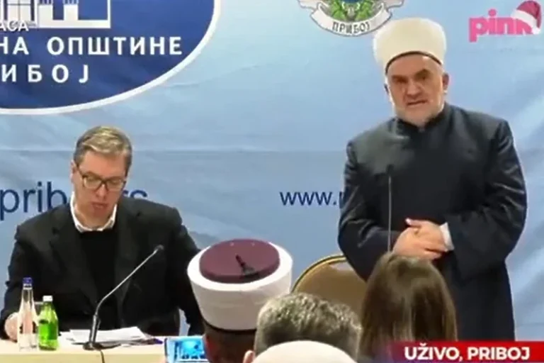 Kur “mbrojtja e fesë” bëhet mburojë për një narrativë që i shërben Serbisë