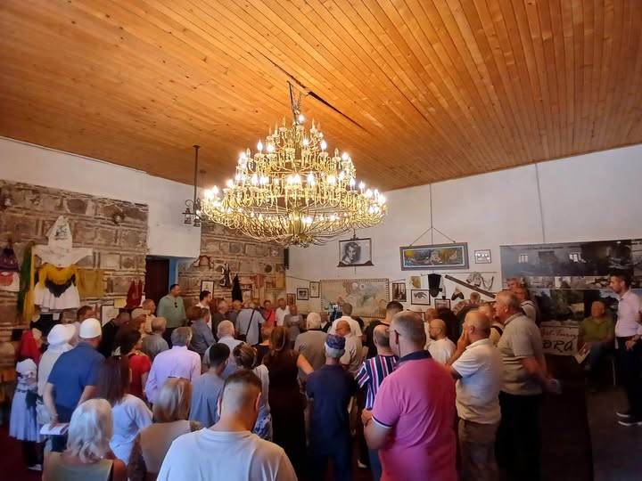 “Me pranga e pa to”, ekspozita u përmbyll, por rrugëtimi i saj duhet të vazhdoj