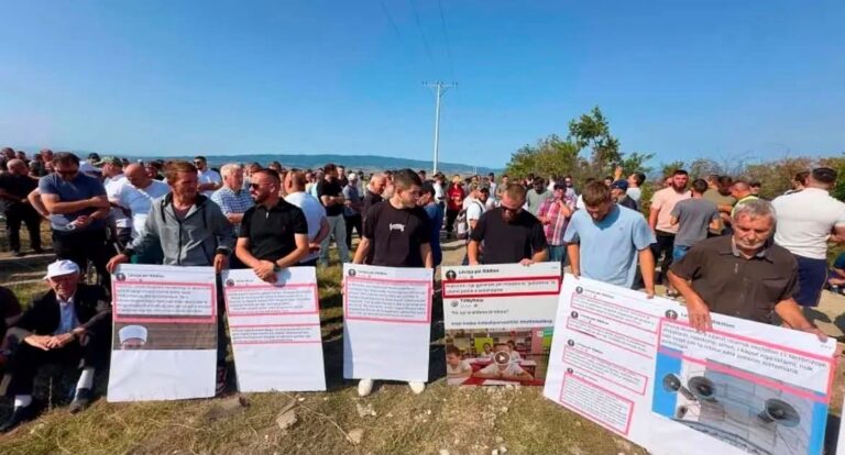 Kur Flamuri i Gjergj Kastriotit – Skenderbeut u ngrit kundër një kishe shqiptare