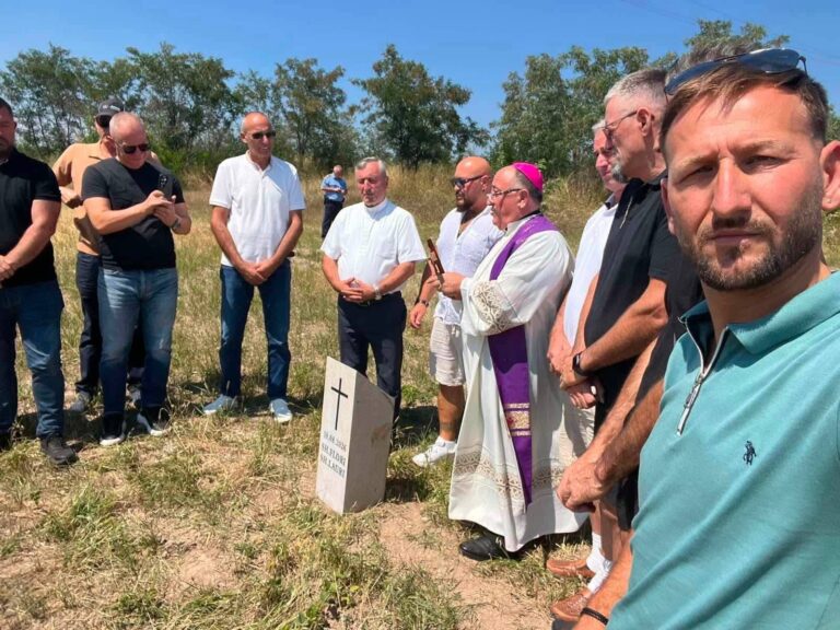 Sot, në Zagori të Vushtrrisë, në fshatin Zogaj, është bekuar dhe vendosur gurthemeli i Kishës “Shën Flori dhe Shën Lauri” nga Ipeshkvi i Kosovës, Imzot Dodë Gjergji
