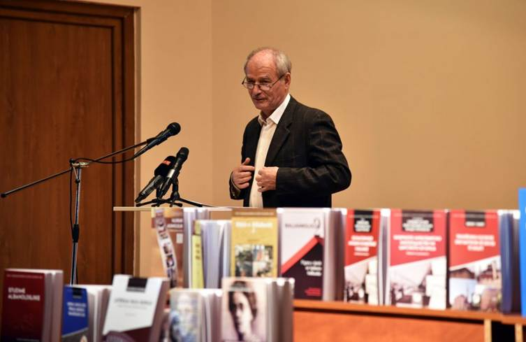 Prof. dr. Anton Nikë Berisha – në një bisedë të dobishme e informuese