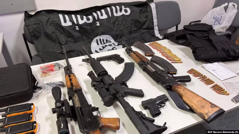 Maqedonia e Veriut thotë se e ka shkatërruar një grup të lidhur me IS-in, arrestohet Kastriot Iseni me disa të tjerë