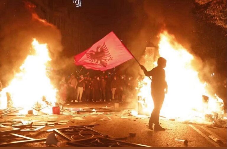 Tirana në flakë, “triada bermudiane” në panik!