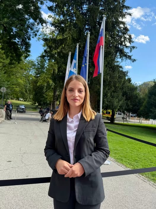 Bledi Budo nga Saranda shkrun në fb për Deputeten Marjana Koçekun: Një “Shqipëri e ndryshme”